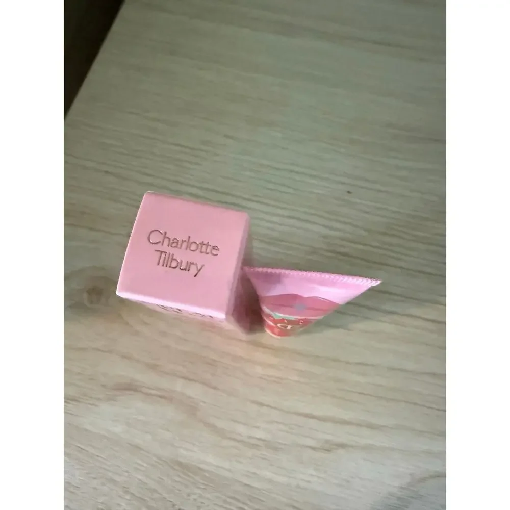 New Charlotte Tilbury Unreal Lips Glow Nectar Oil Juicylicious Strawberry Vanill